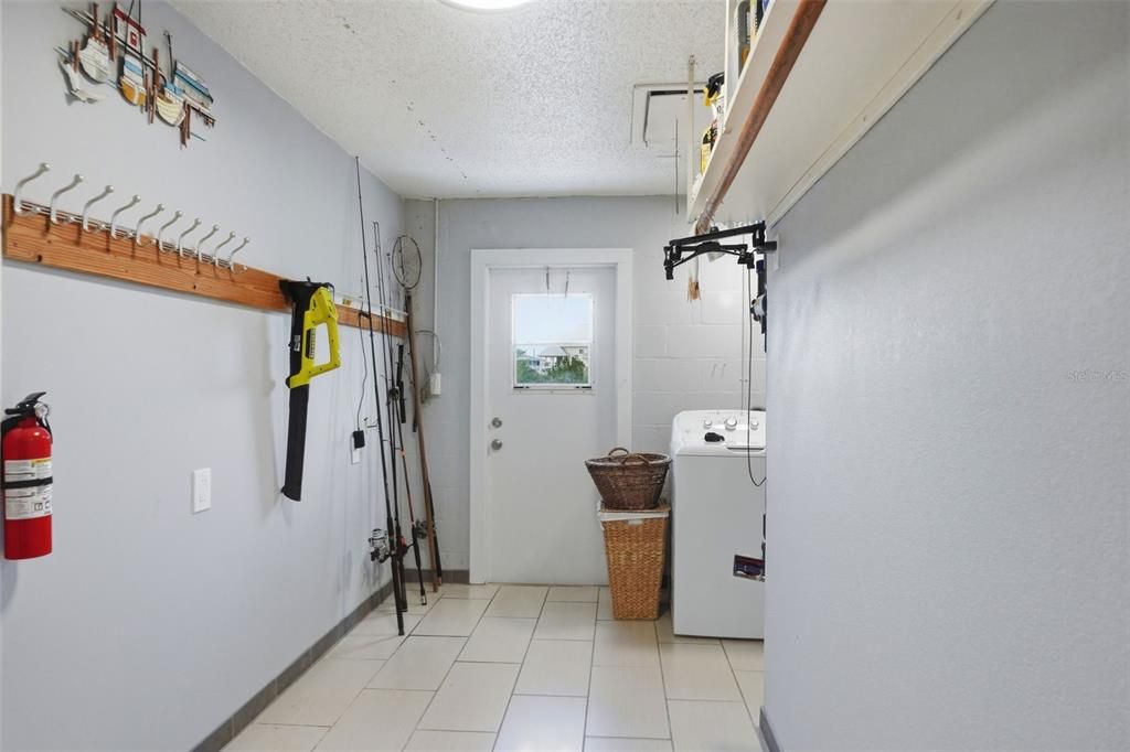 На продажу: $425,000 (2 спален, 2 ванн, 1176 Квадратных фут)