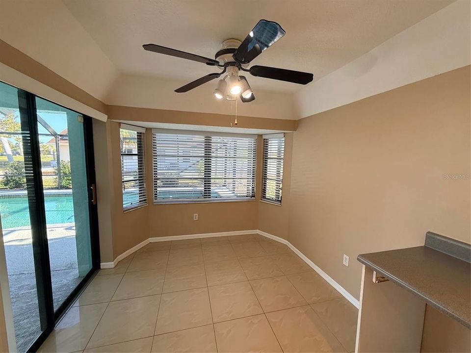 Activo con contrato: $1,895 (3 camas, 2 baños, 1451 Pies cuadrados)