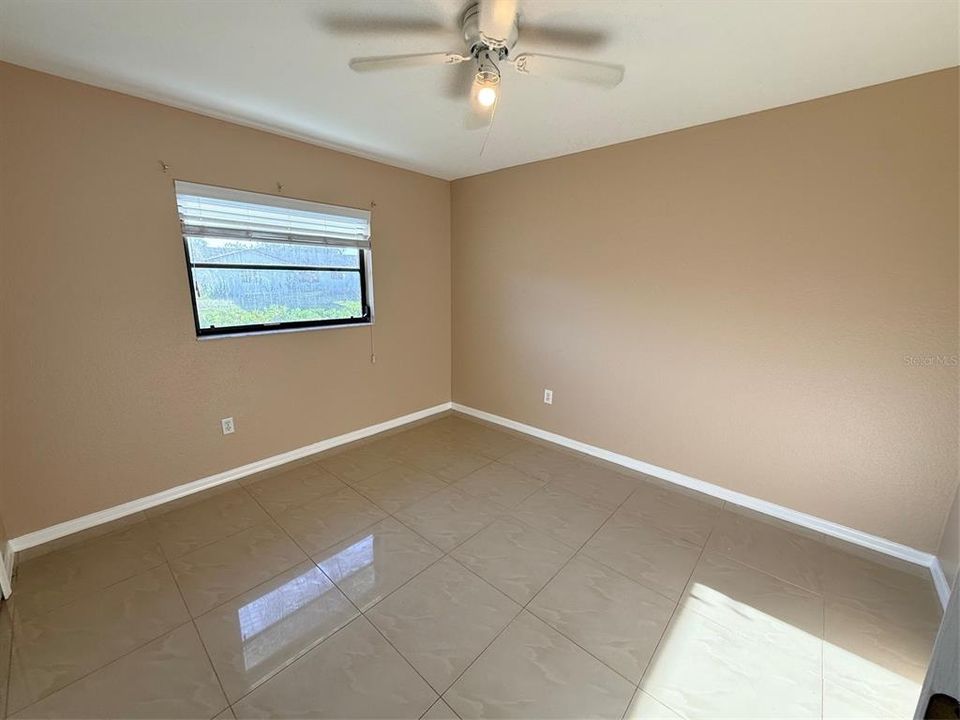 Activo con contrato: $1,895 (3 camas, 2 baños, 1451 Pies cuadrados)