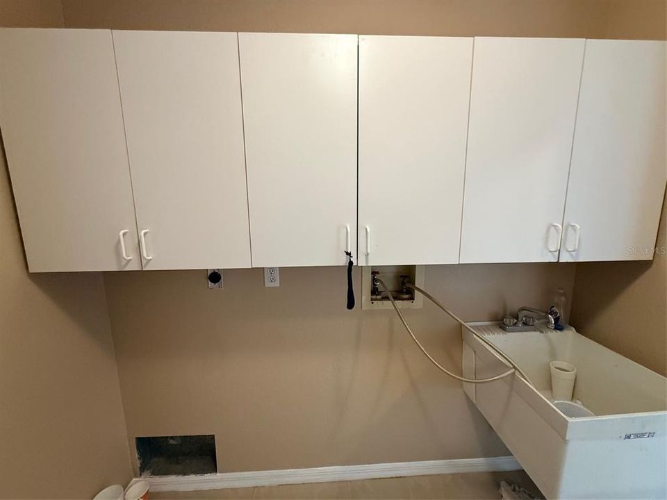 Activo con contrato: $1,895 (3 camas, 2 baños, 1451 Pies cuadrados)