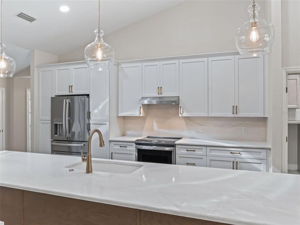 For Sale: $995,000 (3 beds, 2 baths, 2296 Square Feet)