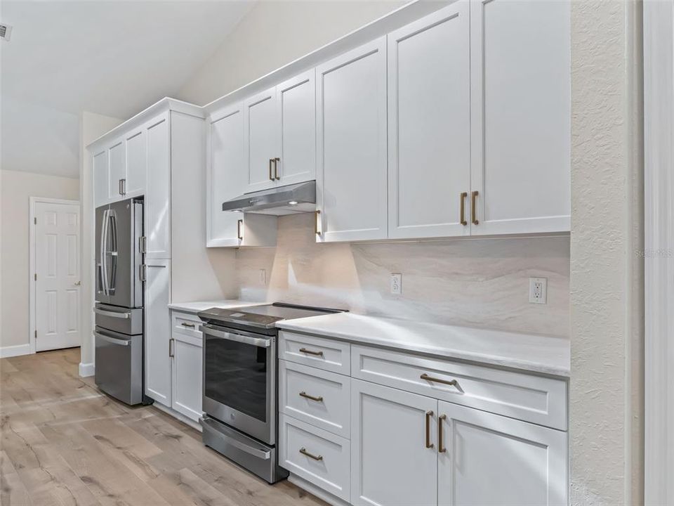 For Sale: $995,000 (3 beds, 2 baths, 2296 Square Feet)