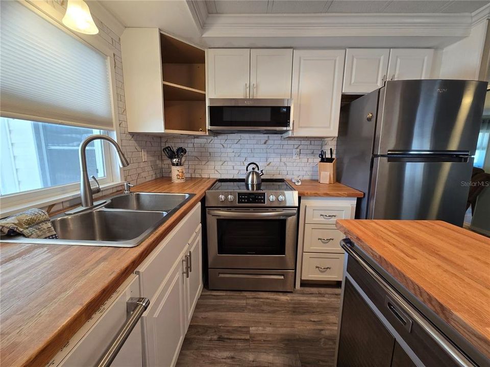Activo con contrato: $120,000 (2 camas, 1 baños, 768 Pies cuadrados)
