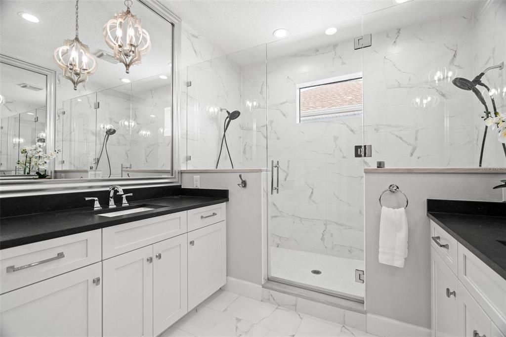 Activo con contrato: $824,000 (4 camas, 3 baños, 2159 Pies cuadrados)