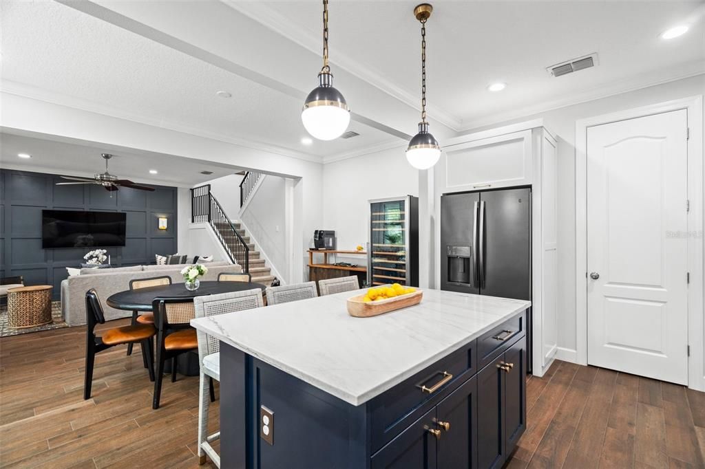 Activo con contrato: $824,000 (4 camas, 3 baños, 2159 Pies cuadrados)
