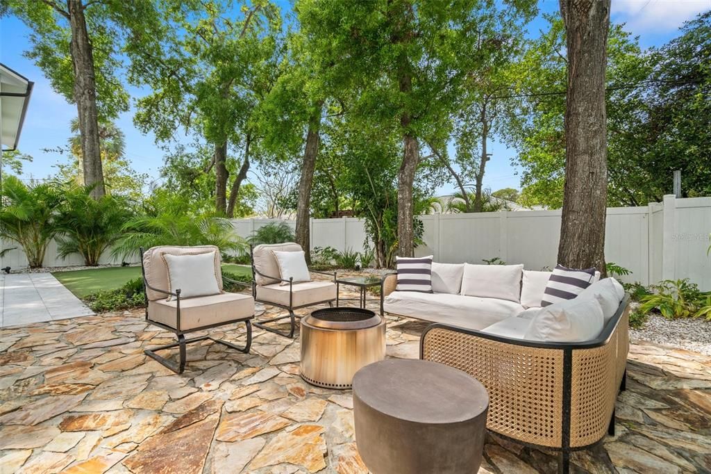 Activo con contrato: $824,000 (4 camas, 3 baños, 2159 Pies cuadrados)