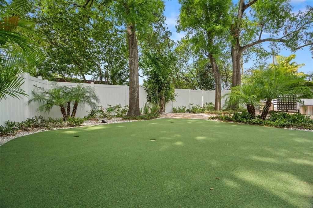 Activo con contrato: $824,000 (4 camas, 3 baños, 2159 Pies cuadrados)