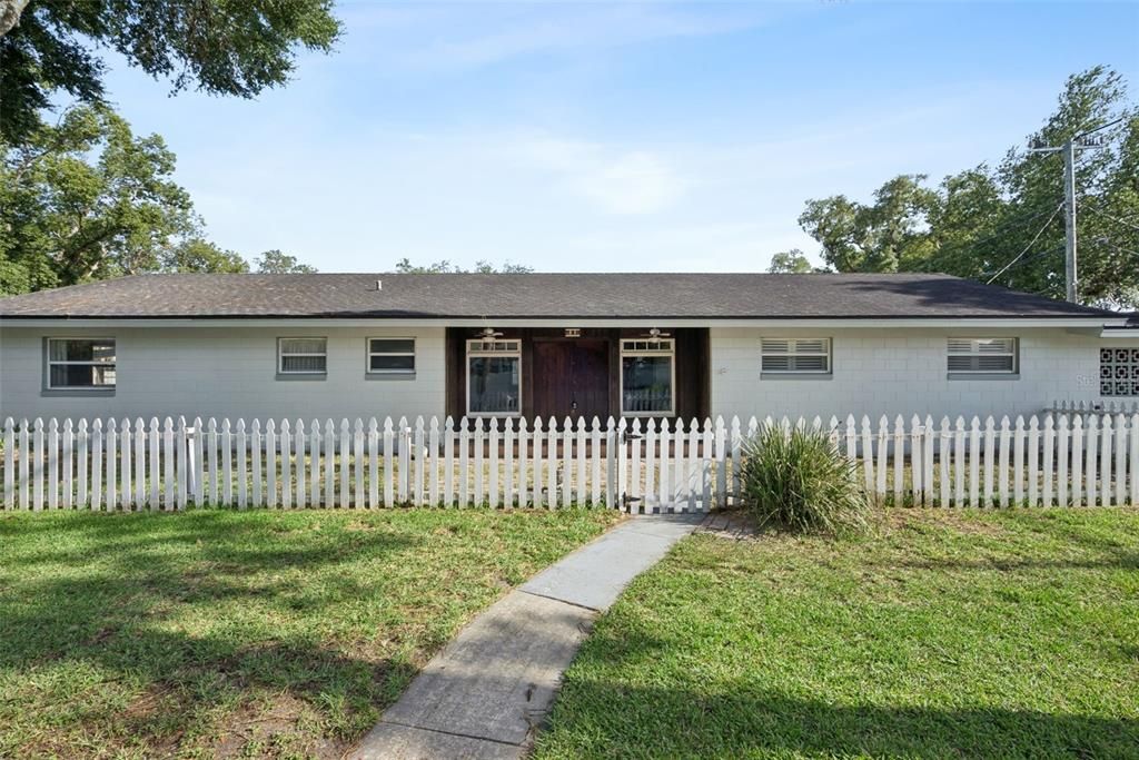 For Sale: $395,000 (3 beds, 2 baths, 1923 Square Feet)