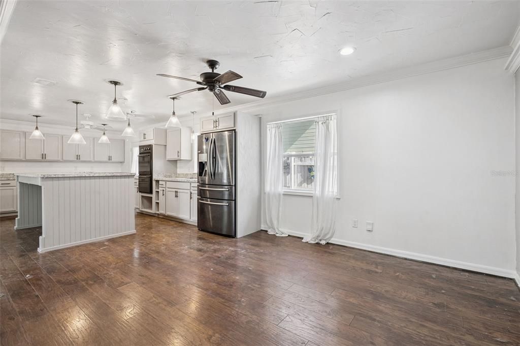For Sale: $395,000 (3 beds, 2 baths, 1923 Square Feet)