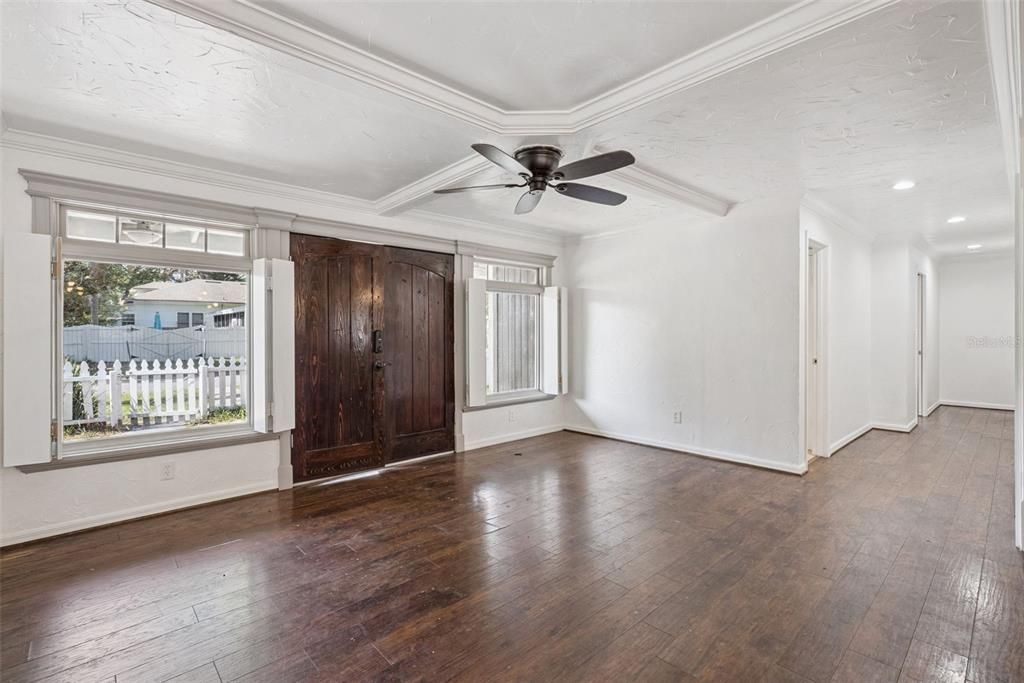 For Sale: $395,000 (3 beds, 2 baths, 1923 Square Feet)
