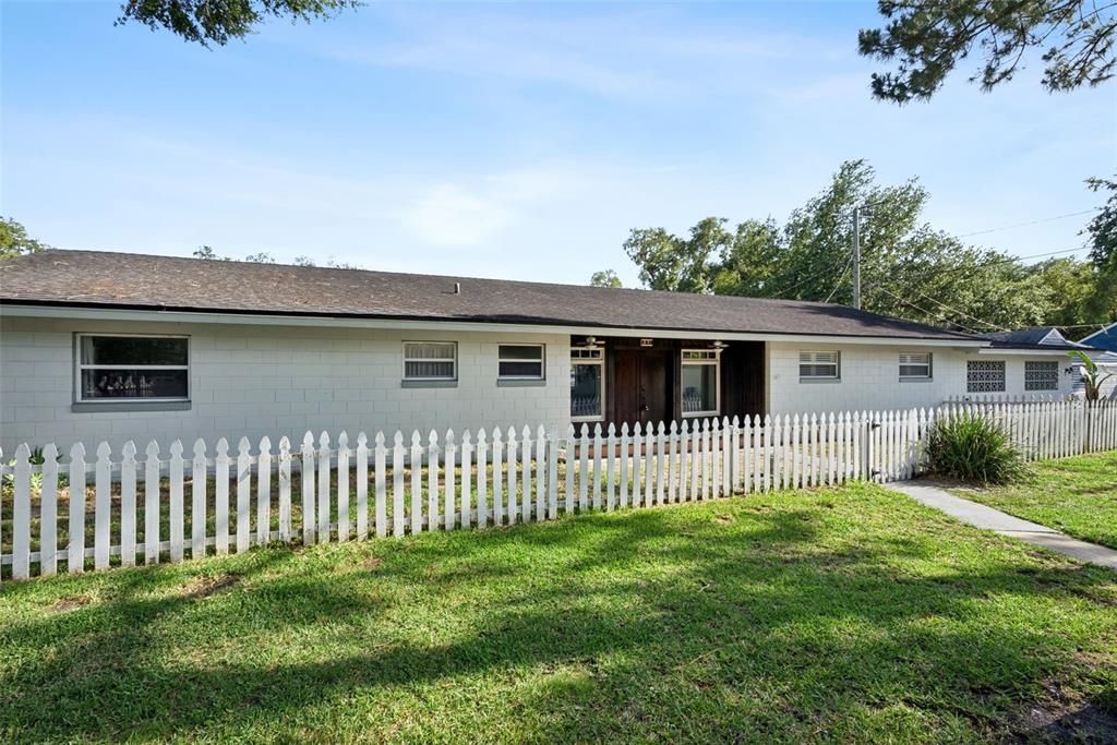For Sale: $395,000 (3 beds, 2 baths, 1923 Square Feet)