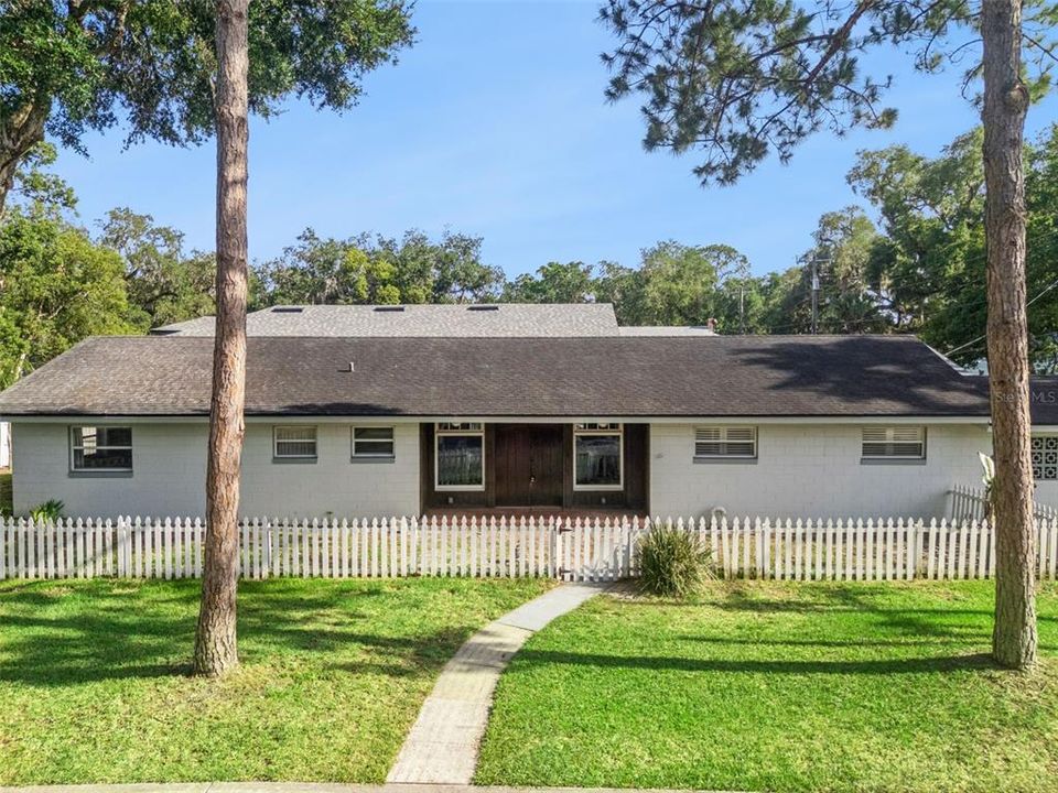 For Sale: $395,000 (3 beds, 2 baths, 1923 Square Feet)