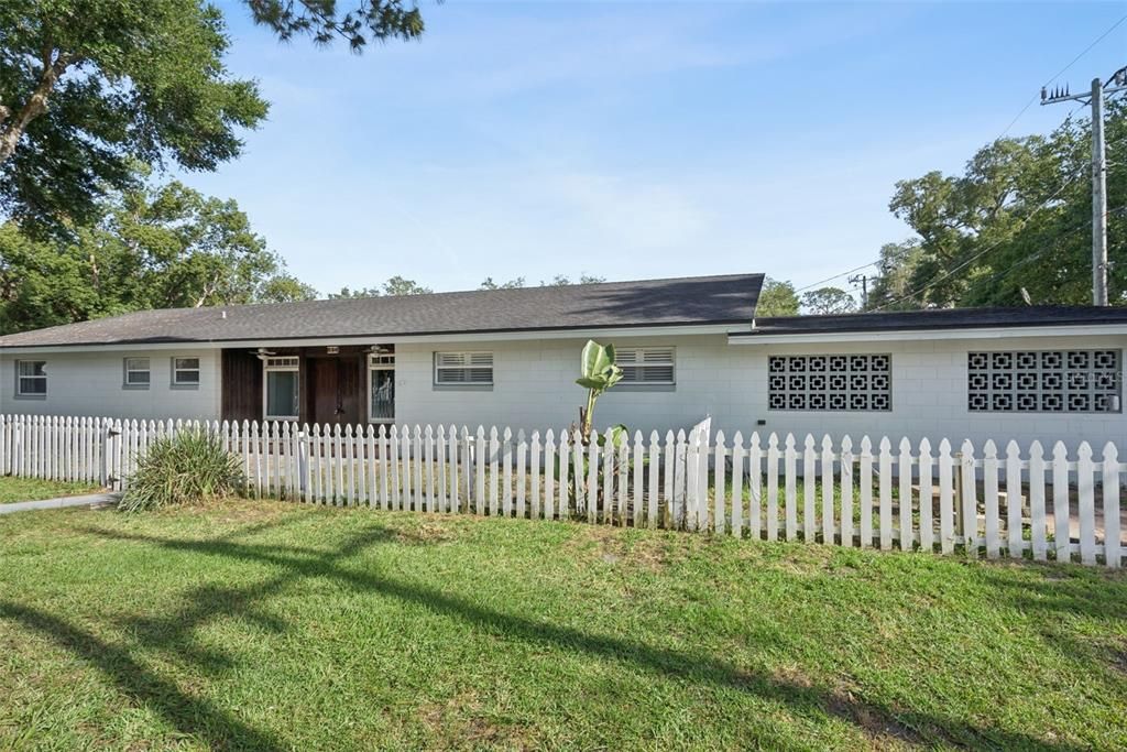 For Sale: $395,000 (3 beds, 2 baths, 1923 Square Feet)