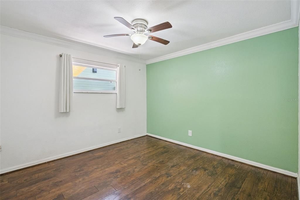 For Sale: $395,000 (3 beds, 2 baths, 1923 Square Feet)