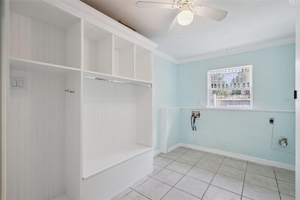 For Sale: $395,000 (3 beds, 2 baths, 1923 Square Feet)