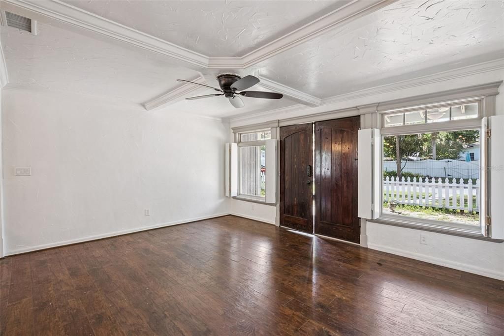 For Sale: $395,000 (3 beds, 2 baths, 1923 Square Feet)