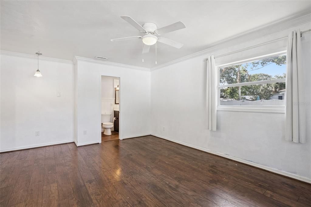 For Sale: $395,000 (3 beds, 2 baths, 1923 Square Feet)