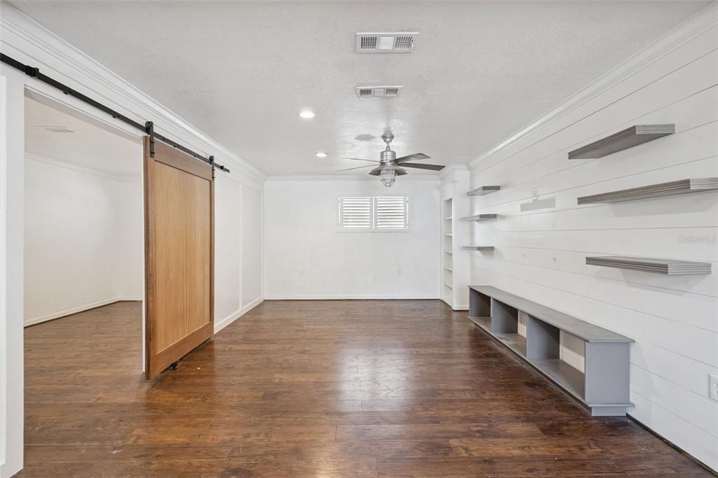 For Sale: $395,000 (3 beds, 2 baths, 1923 Square Feet)
