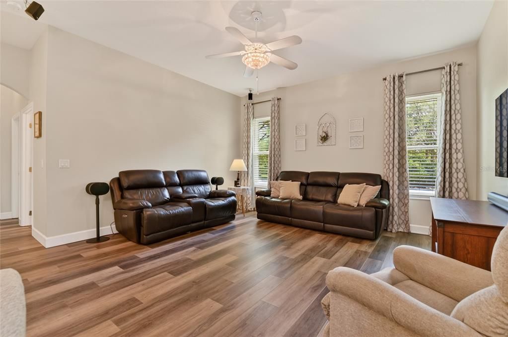 Active With Contract: $459,900 (3 beds, 2 baths, 2104 Square Feet)