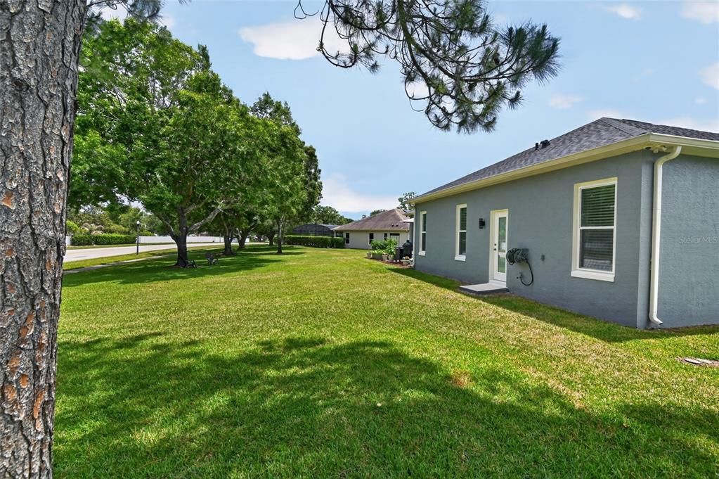 Active With Contract: $459,900 (3 beds, 2 baths, 2104 Square Feet)