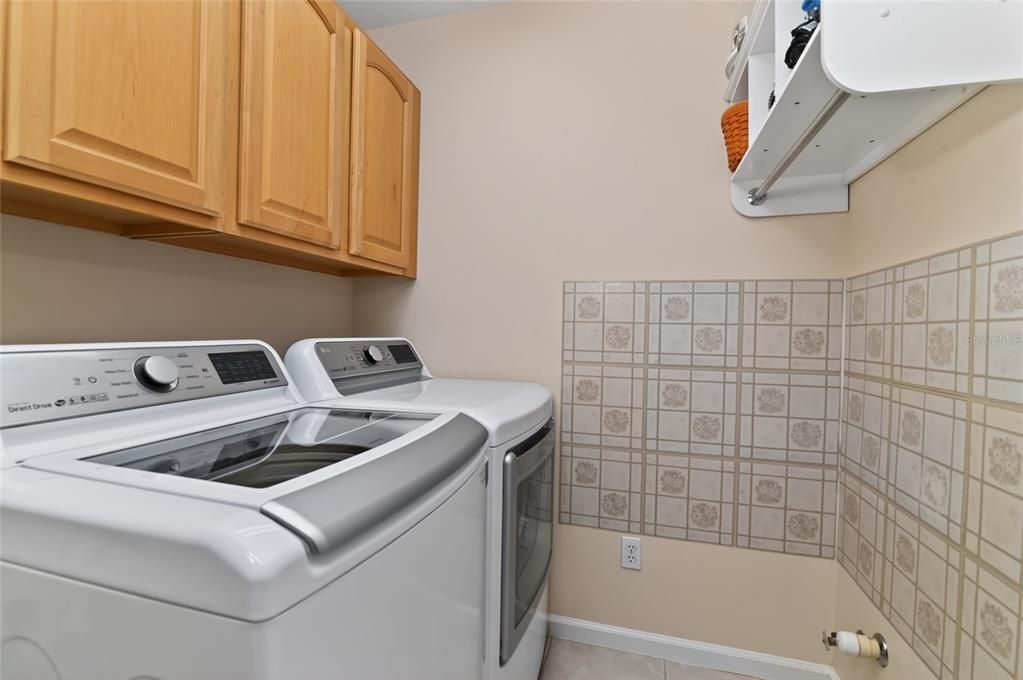 Active With Contract: $459,900 (3 beds, 2 baths, 2104 Square Feet)