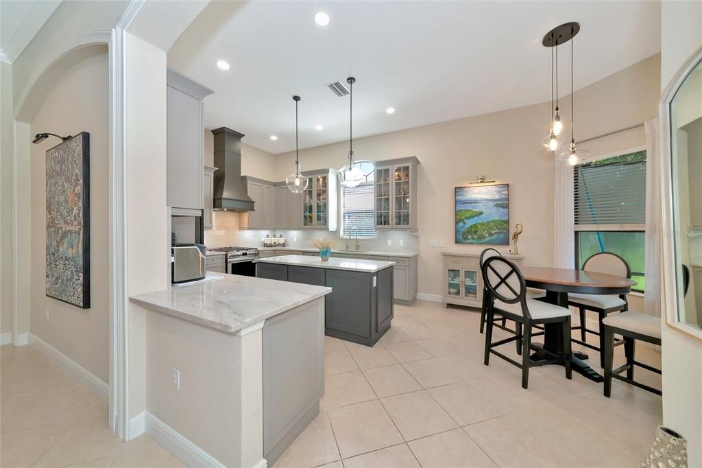 Activo con contrato: $799,000 (3 camas, 2 baños, 2319 Pies cuadrados)