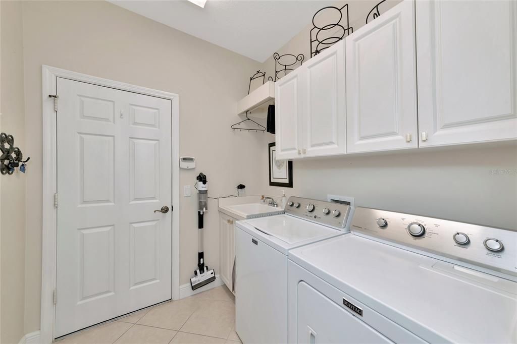 Activo con contrato: $799,000 (3 camas, 2 baños, 2319 Pies cuadrados)