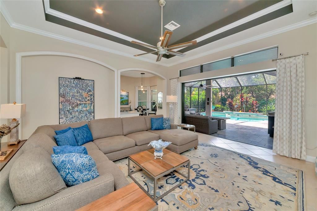 Activo con contrato: $799,000 (3 camas, 2 baños, 2319 Pies cuadrados)
