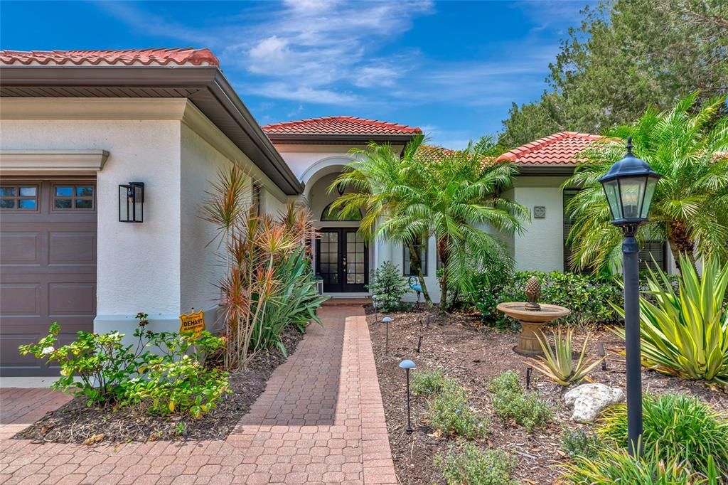 Activo con contrato: $799,000 (3 camas, 2 baños, 2319 Pies cuadrados)