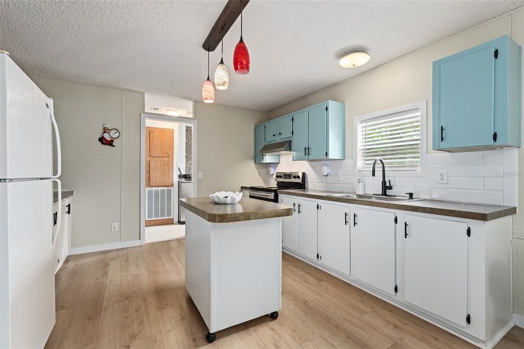 For Sale: $250,000 (4 beds, 2 baths, 1990 Square Feet)