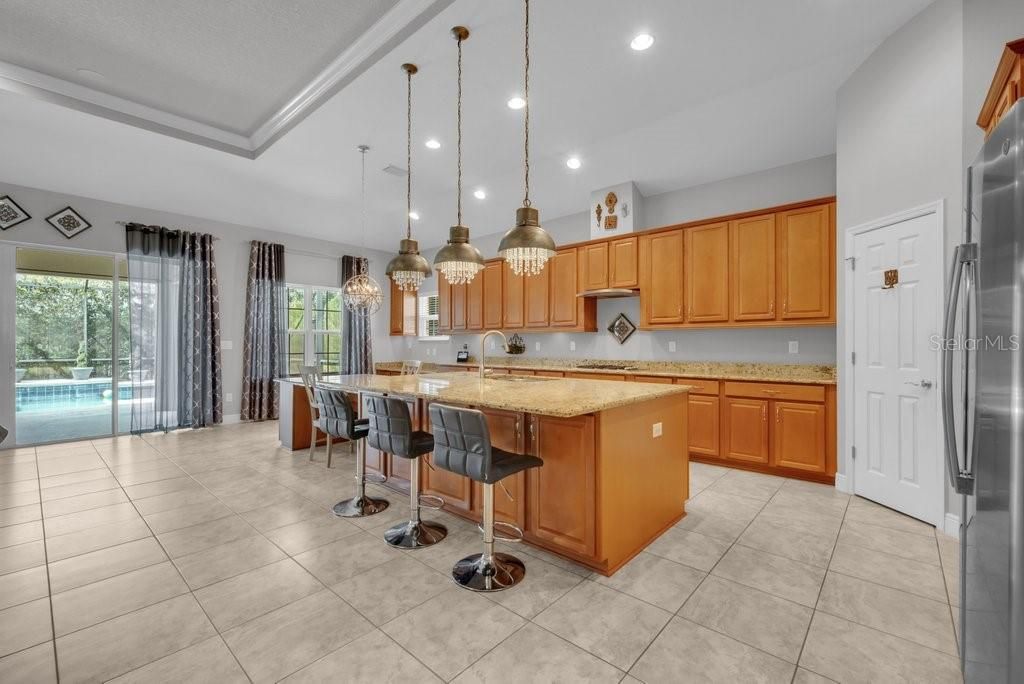 En Venta: $719,900 (4 camas, 4 baños, 3231 Pies cuadrados)