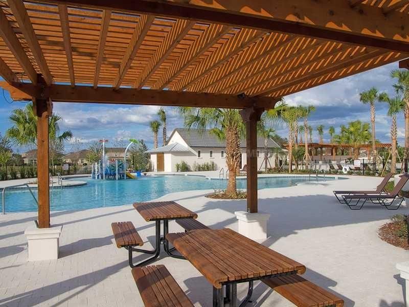 En Venta: $719,900 (4 camas, 4 baños, 3231 Pies cuadrados)