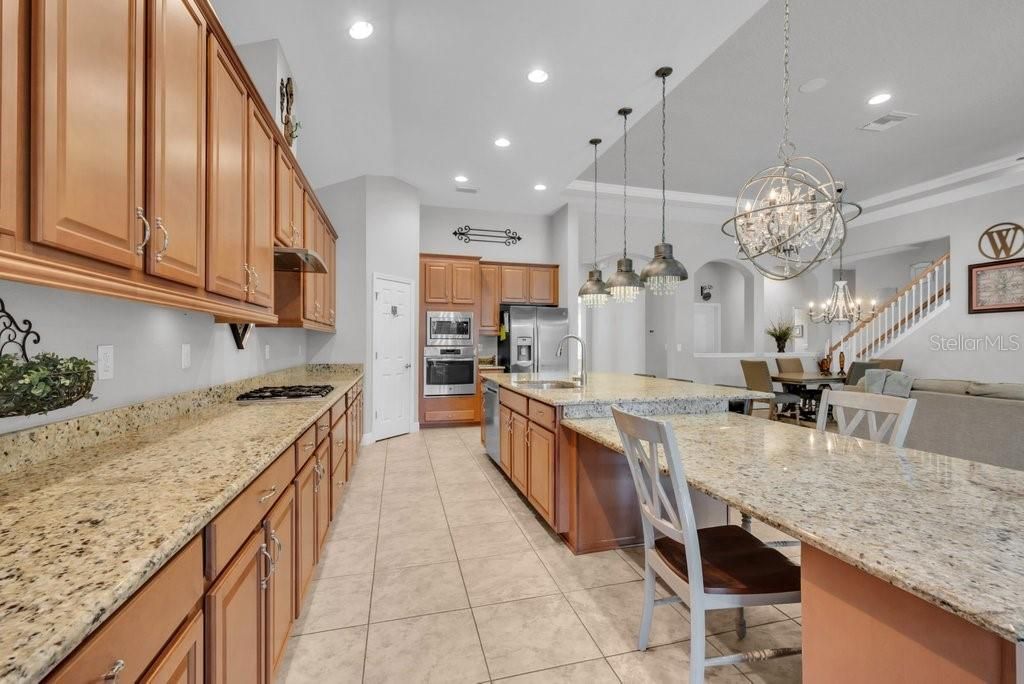 En Venta: $719,900 (4 camas, 4 baños, 3231 Pies cuadrados)