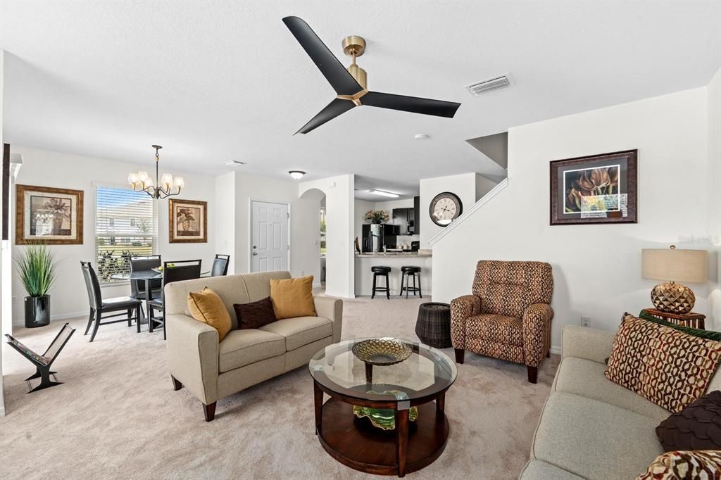For Sale: $257,500 (3 beds, 2 baths, 1594 Square Feet)