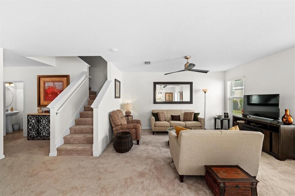 For Sale: $257,500 (3 beds, 2 baths, 1594 Square Feet)