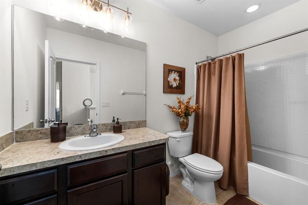 For Sale: $257,500 (3 beds, 2 baths, 1594 Square Feet)