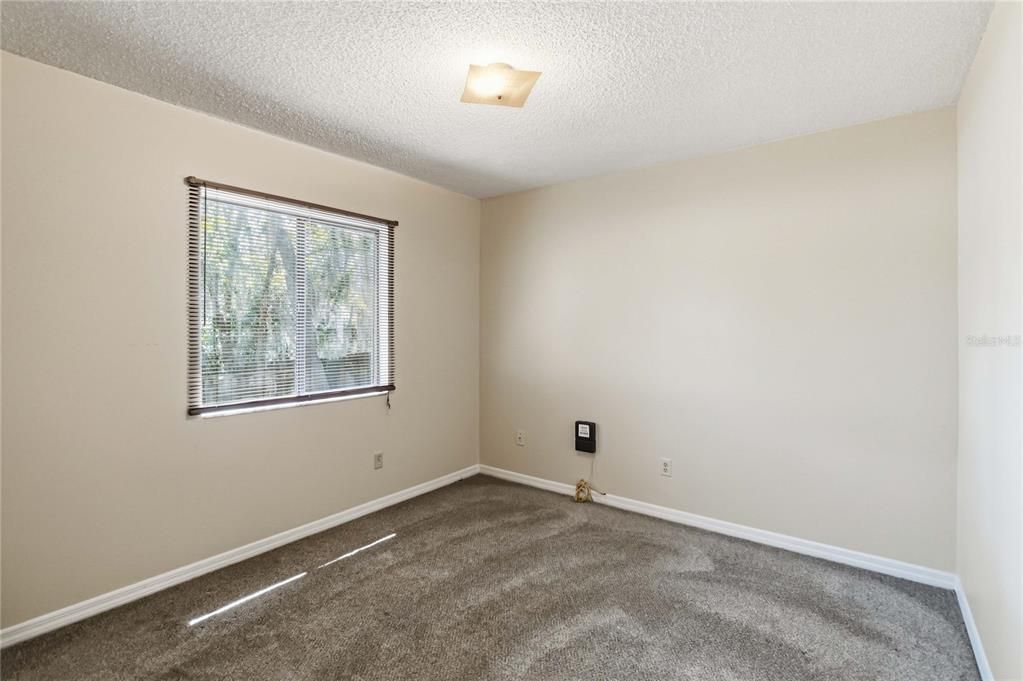 For Sale: $345,000 (4 beds, 2 baths, 1595 Square Feet)