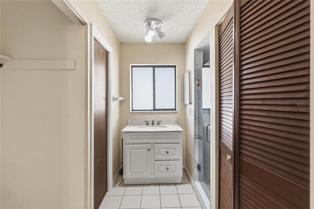 For Sale: $345,000 (4 beds, 2 baths, 1595 Square Feet)