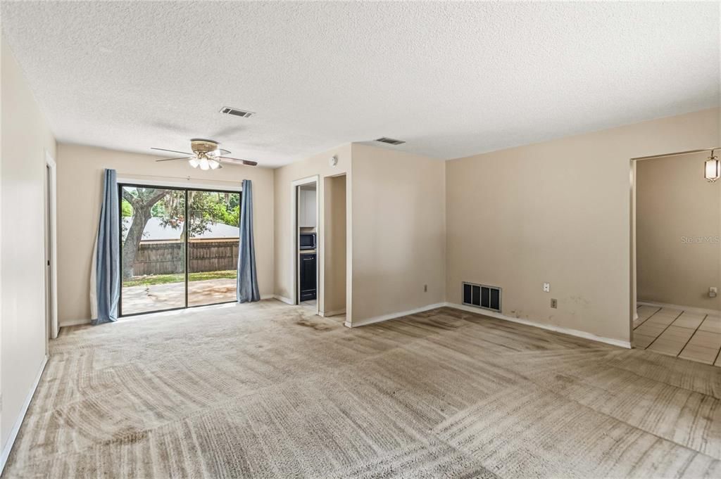 For Sale: $345,000 (4 beds, 2 baths, 1595 Square Feet)