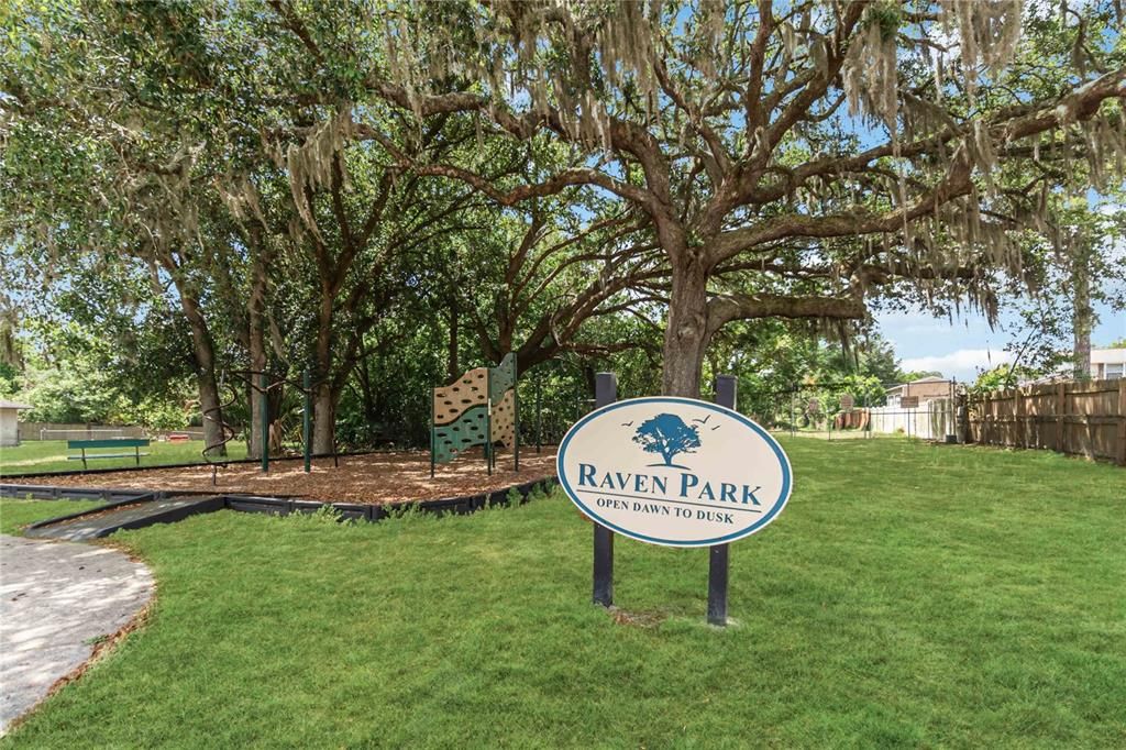 For Sale: $345,000 (4 beds, 2 baths, 1595 Square Feet)