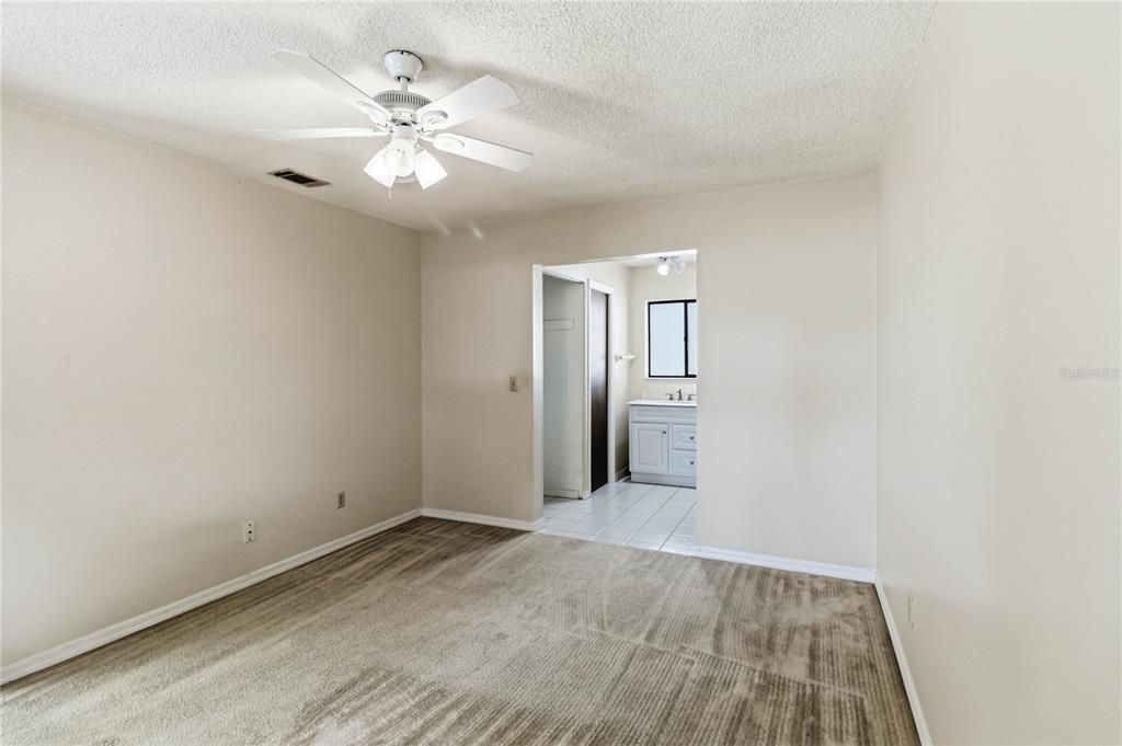 For Sale: $345,000 (4 beds, 2 baths, 1595 Square Feet)