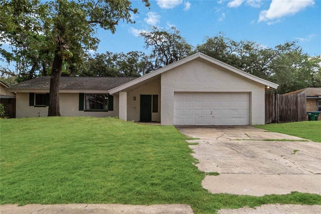 For Sale: $345,000 (4 beds, 2 baths, 1595 Square Feet)