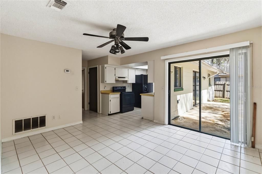 For Sale: $345,000 (4 beds, 2 baths, 1595 Square Feet)