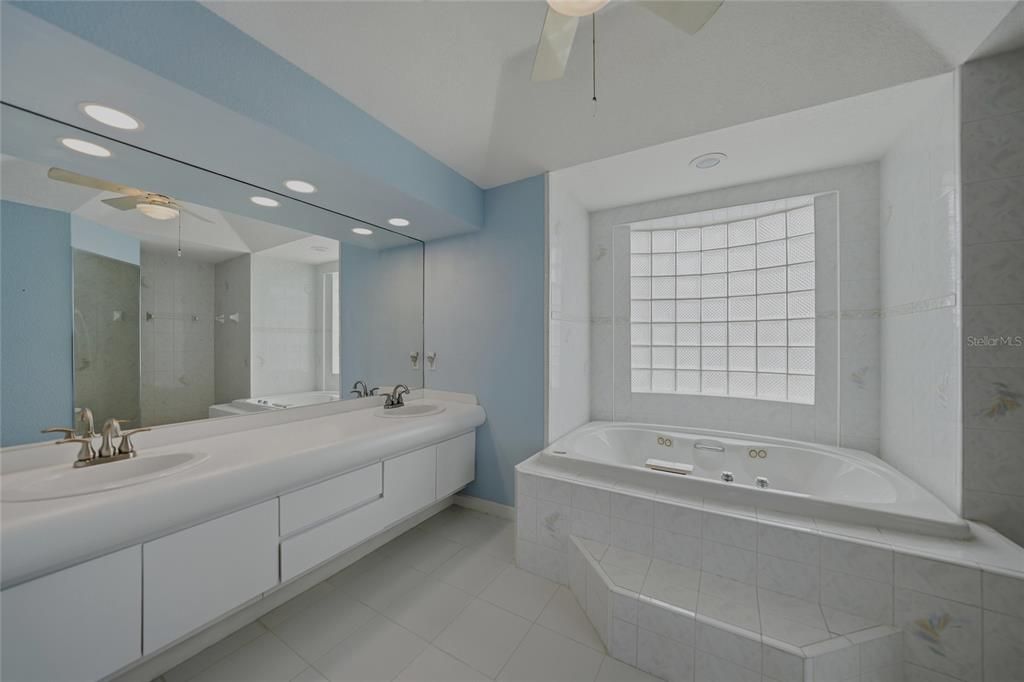 For Sale: $769,000 (3 beds, 2 baths, 2418 Square Feet)