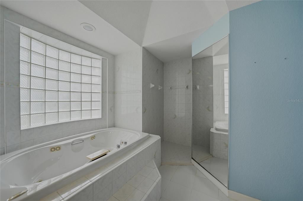 For Sale: $769,000 (3 beds, 2 baths, 2418 Square Feet)