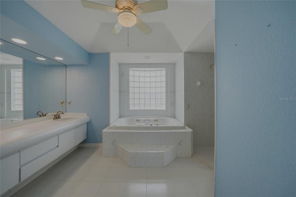For Sale: $769,000 (3 beds, 2 baths, 2418 Square Feet)