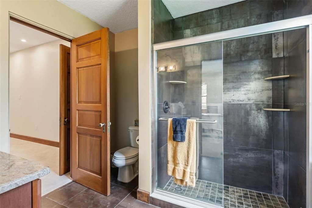 For Sale: $1,250,000 (4 beds, 4 baths, 6121 Square Feet)