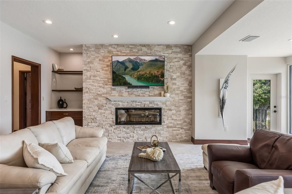 For Sale: $1,250,000 (4 beds, 4 baths, 6121 Square Feet)