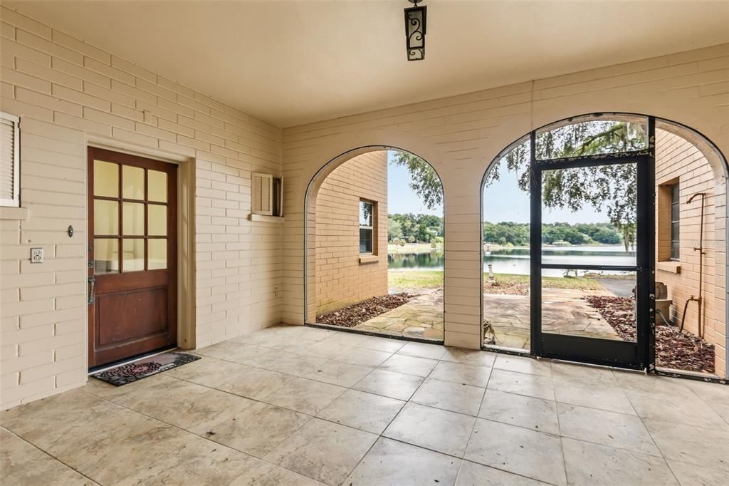 For Sale: $1,250,000 (4 beds, 4 baths, 6121 Square Feet)