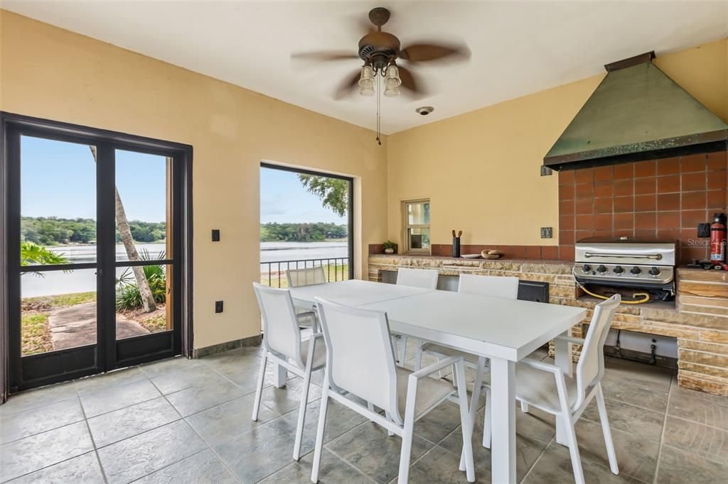 For Sale: $1,250,000 (4 beds, 4 baths, 6121 Square Feet)